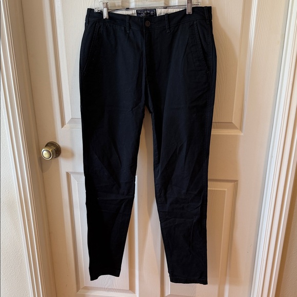 Abercrombie & Fitch Men's Black Casual Chino Pants Sz 32/32.NWOT. Box20